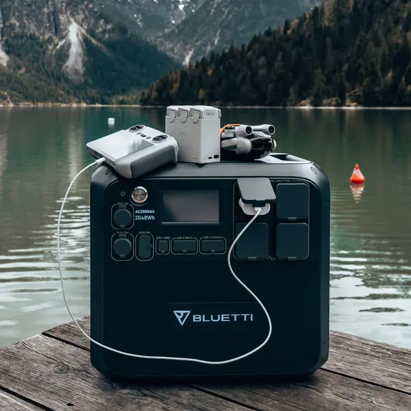 Bluetti AC200MAX Portable Power Station, side view